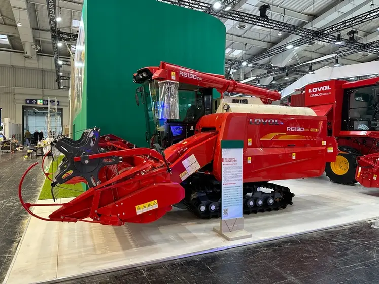 <em class="placeholder">Moissonneuse-batteuse Lovol pour la récolte du riz au salon Agritechnica 2025</em>