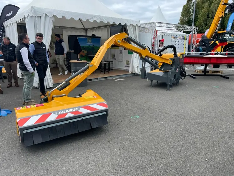 <em class="placeholder">Epareuse Vegamax III.2 de Lagarde au Space 2025</em>