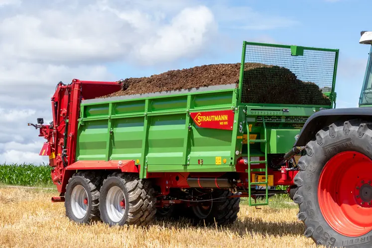 <em class="placeholder">épandeurs à fumier Strautmann universel MS</em>