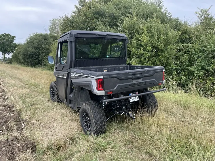 <em class="placeholder">Vue arrière du SSV Aodes Workcross 1000 HVAC </em>
