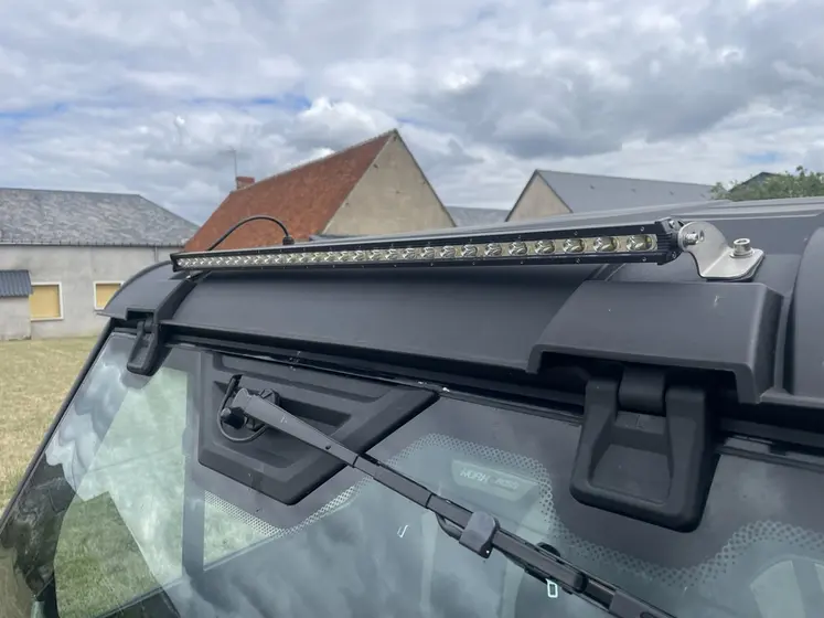 <em class="placeholder">Barre de feu à led du SSV Aodes Workcross 1000 HVAC </em>