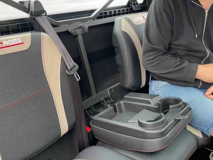 <em class="placeholder">Dossier central rabattu du SSV Aodes Workcross 1000 HVAC </em>