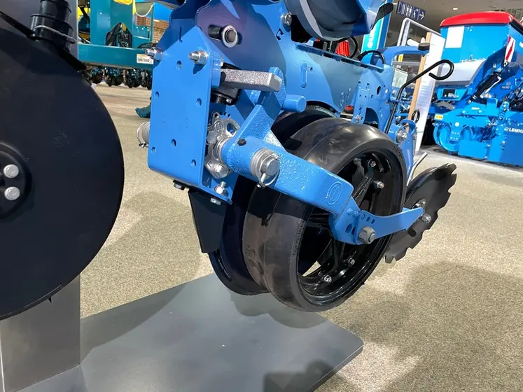 <em class="placeholder">Semoir monograine Faya FM</em>