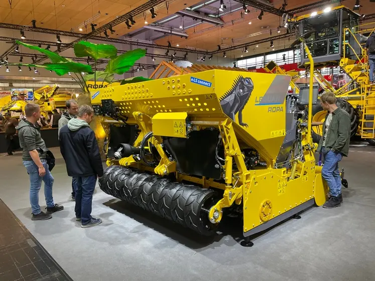 <em class="placeholder">Planteuse de pommes de terre Ropa Leguan au salon Agritechnica 2025</em>