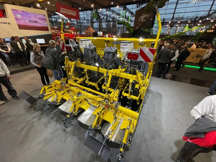 <em class="placeholder">Planteuse de pommes de terre Ropa Leguan au salon Agritechnica 2025</em>