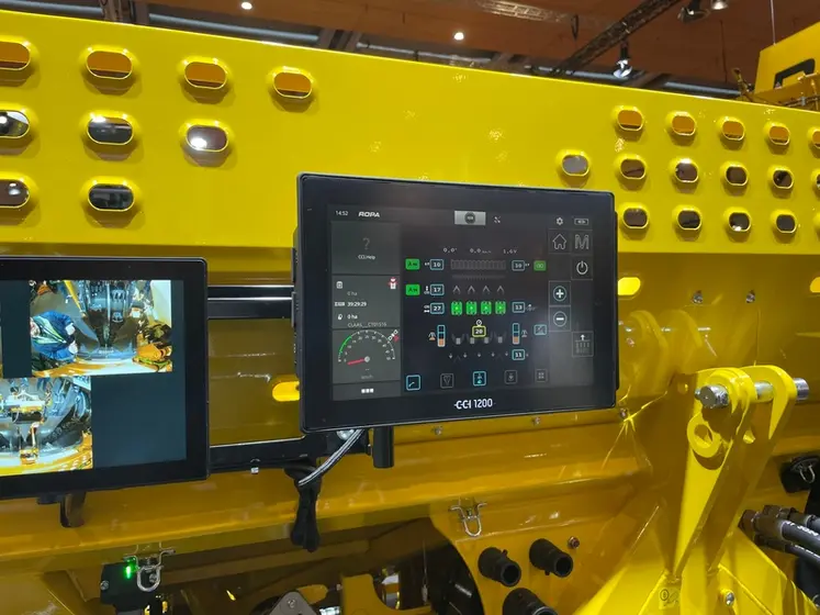 <em class="placeholder">Planteuse de pommes de terre Ropa Leguan au salon Agritechnica 2025</em>