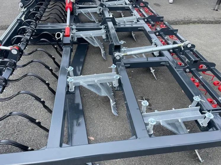 <em class="placeholder">Herse de prairie RS d’Agrimat au Space 2025 </em>