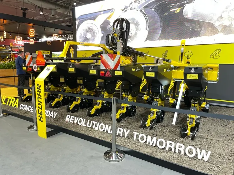 <em class="placeholder">Semoir monograine Bednar Ultra UN au salon Agritechnica</em>