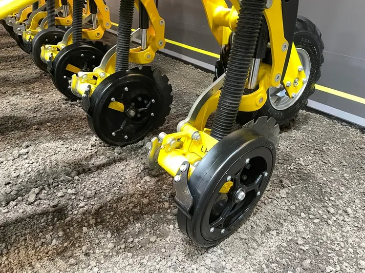 <em class="placeholder">Système de fertilisation solide du semoir monograine Bednar Ultra UN au salon Agritechnica</em>