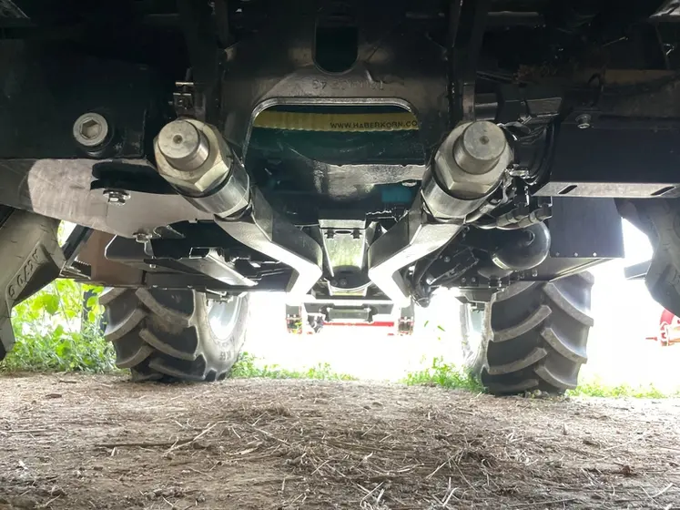 <em class="placeholder">Prolongation batit chargeur du tracteur Lindner Lintrac 130 LDrive </em>