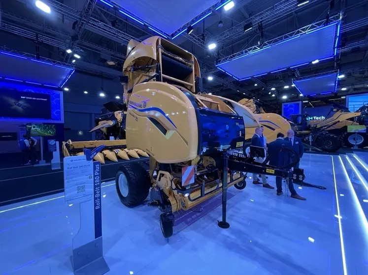 <em class="placeholder">Presse à balles rondes Roll-Belt Plus de New Holland</em>