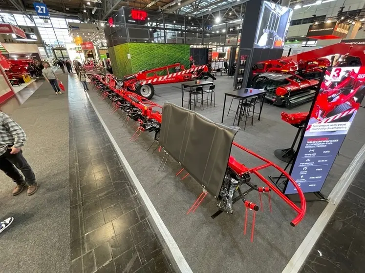 <em class="placeholder">Faneuse SIP Spider HD 1700l16T</em>