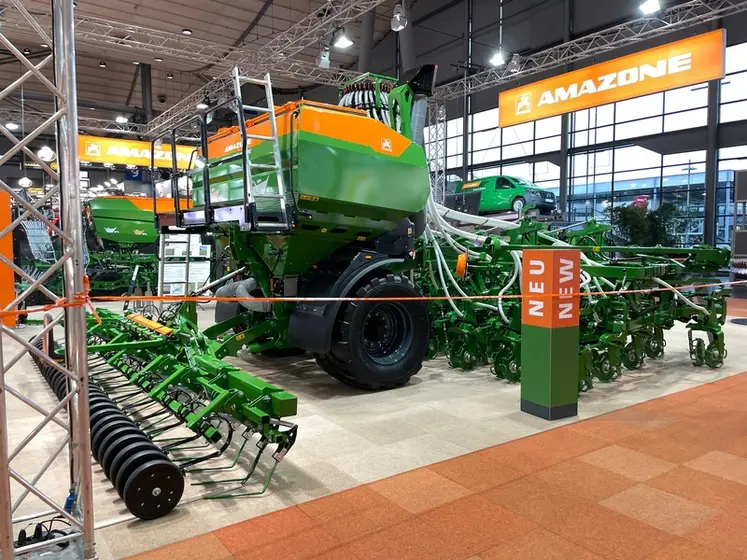 <em class="placeholder">semoir Amazone Primera DMC</em>