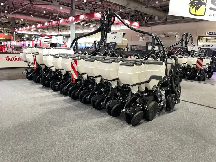 <em class="placeholder">Semoir monograine Sky Agriculture Sonic.</em>