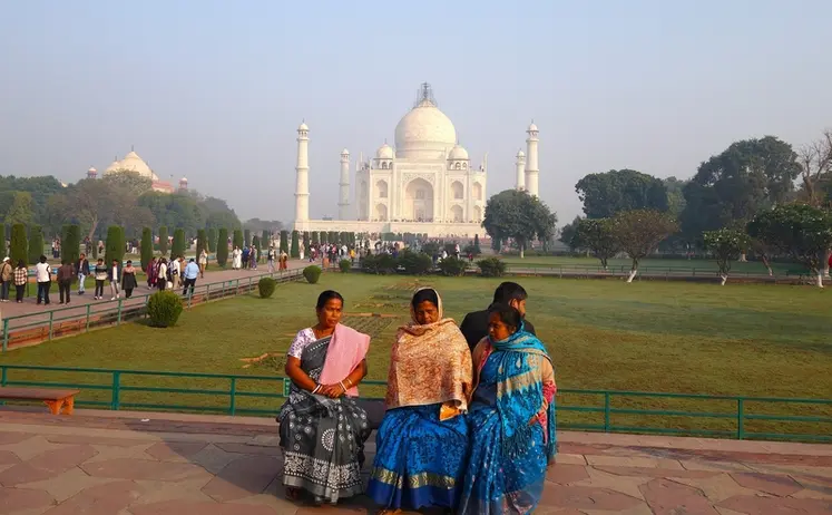 <em class="placeholder">Taj Mahal tout en marbre</em>