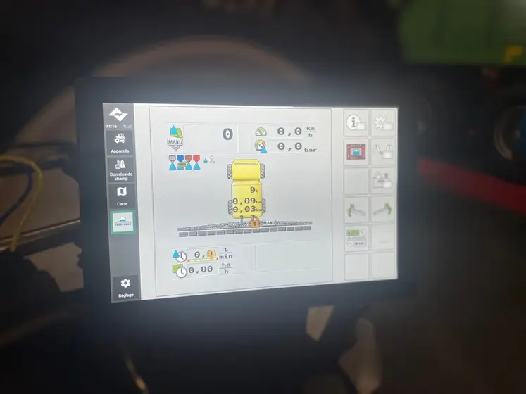 <em class="placeholder">Ecran de mise en oeuvre du pulvérisateur automoteur Arland GR exposé au salon des ETA 2025</em>