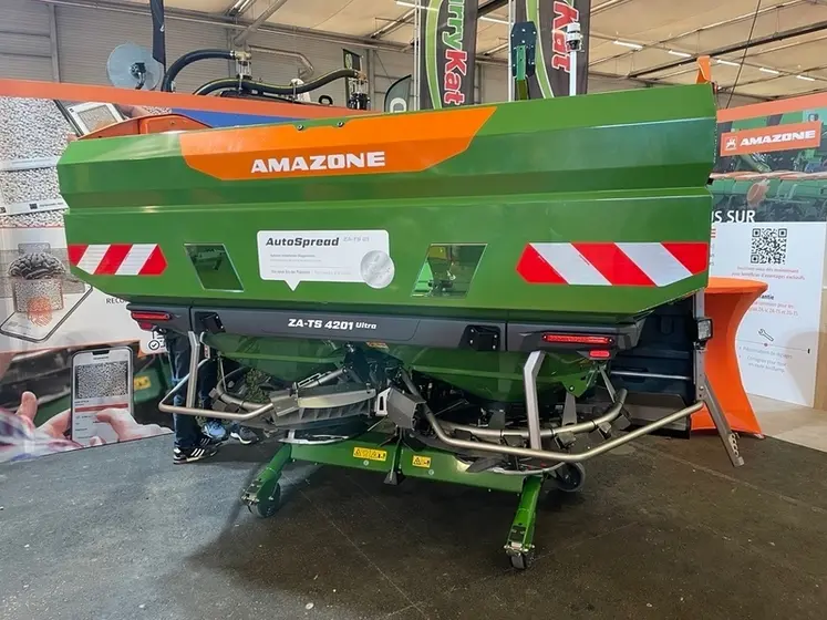 <em class="placeholder">Épandeur d’engrais centrifuge Amazone ZA-TS 01</em>