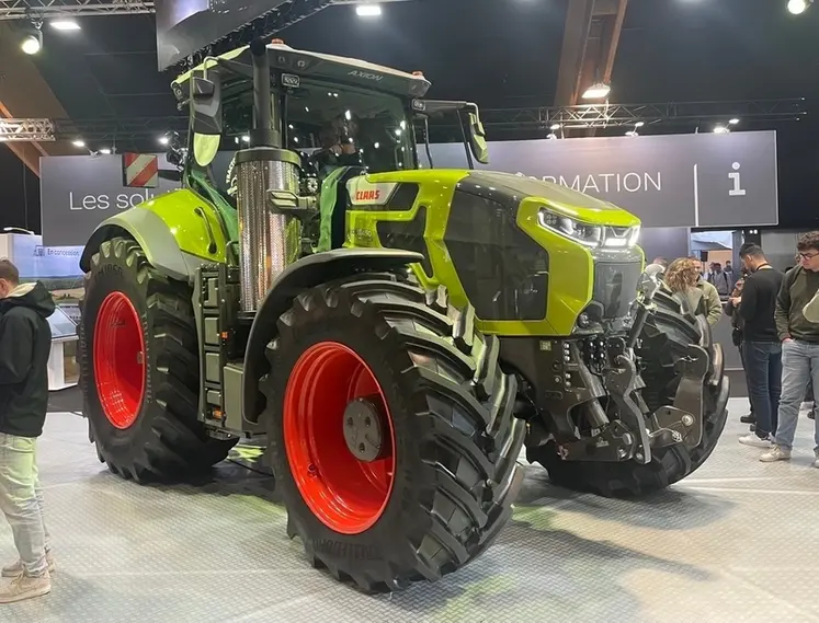 <em class="placeholder">Tracteur Claas Axion série 9.</em>