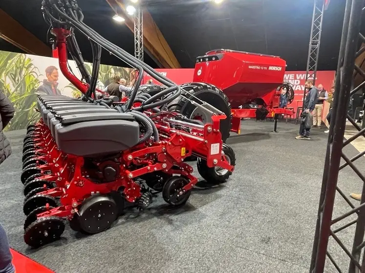 <em class="placeholder"> Semoir monograine semi-porté  Horsch Maestro 12 TX </em>