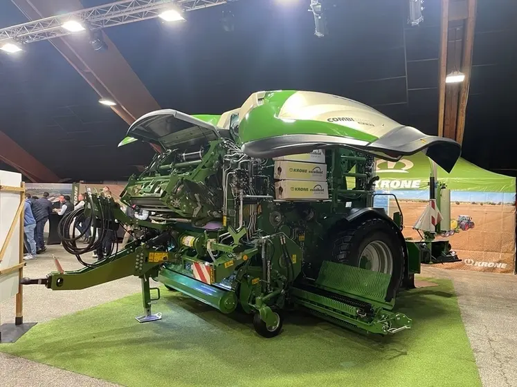 <em class="placeholder">Presse enrubanneuse Krone CombiPack HDP CV 165 X</em>