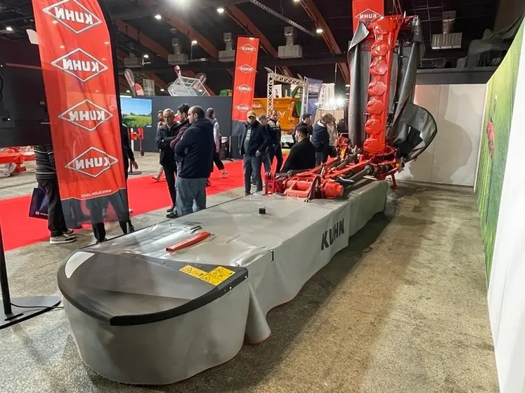 <em class="placeholder">Groupe de fauche porté Kuhn GMD 15030</em>