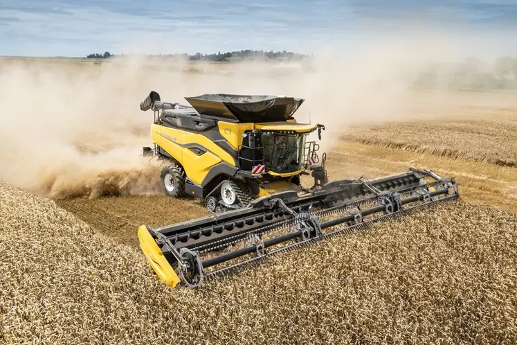 <em class="placeholder">Moissonneuse-batteuse New Holland CR11 au travail</em>