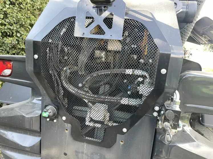 <em class="placeholder">Vue du ventilateur arrière du chargeur télescopique Dieci Agri Max 50.8 Power X2 </em>