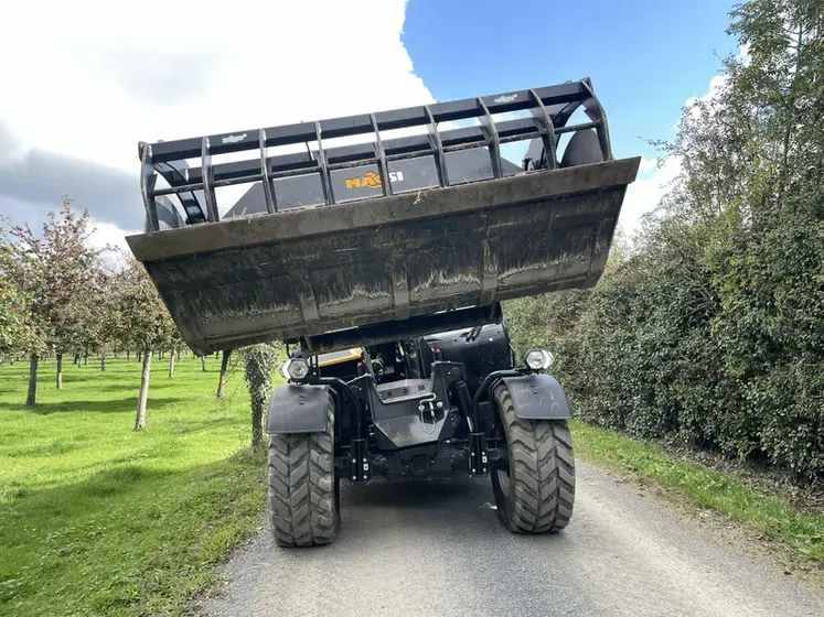 <em class="placeholder">Système de correction de dévers du chargeur télescopique Dieci Agri Max 50.8 Power X2 </em>