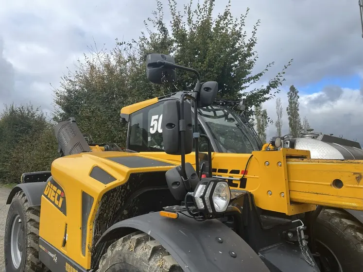 <em class="placeholder">Rétroviseurs côté droit du chargeur télescopique Dieci Agri Max 50.8 Power X2 </em>