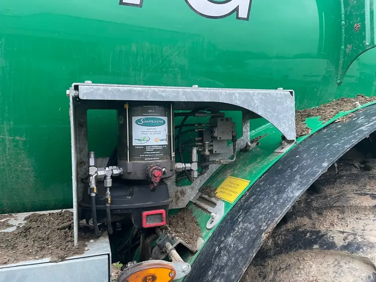 <em class="placeholder">Centrale de graissage automatique de la tonne à lisier à deux essieux Samson TG20 </em>