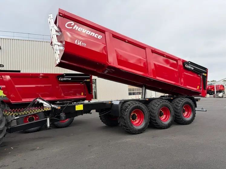 <em class="placeholder">Benne Chevance Optima 32-85 en édition limitée Rubis 60 ans</em>