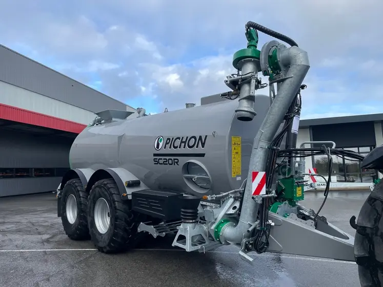 <em class="placeholder">Tonne à lisier SC 20R de Pichon à l'usine Samson Pichon de Landivisiau (Finistère)</em>