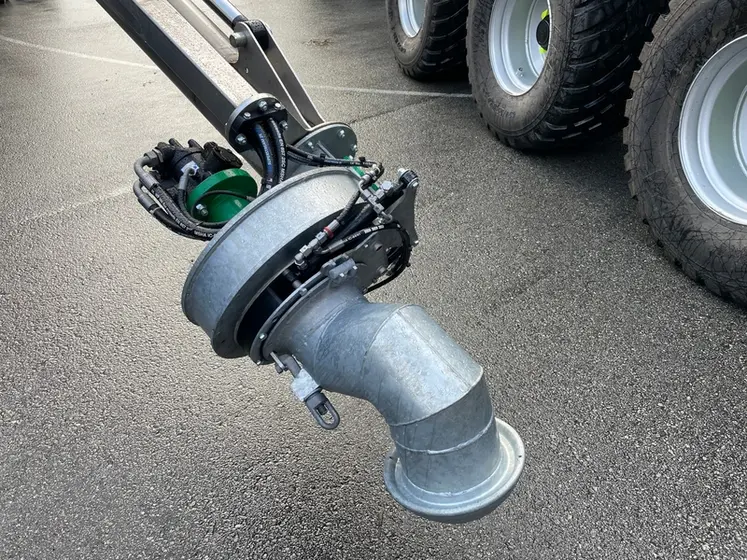 <em class="placeholder">Turbine en bout de bras tourelle de tonne à lisier SC 24R de Pichon à l'usine Samson Pichon de Landivisiau (Finistère)</em>