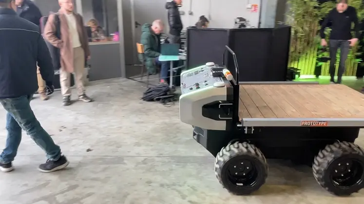 <em class="placeholder">Robot RT100 Kioti</em>