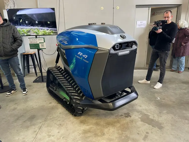 <em class="placeholder">Robot R4 de New Holland</em>