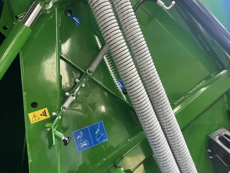 <em class="placeholder">Ressort de tension de la presse à balles rondes McHale V6.750 Isobus</em>