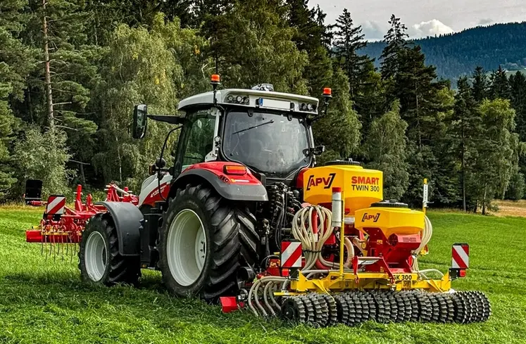 <em class="placeholder">Appareil de sursemis APV GK 300 S Grassland Combi</em>
