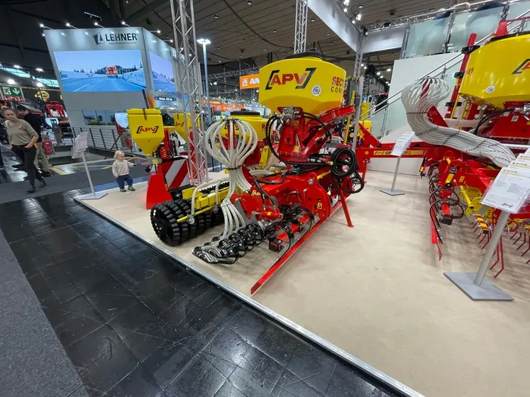 <em class="placeholder">Appareil de sursemis APV GK 300 S Grassland Combi</em>