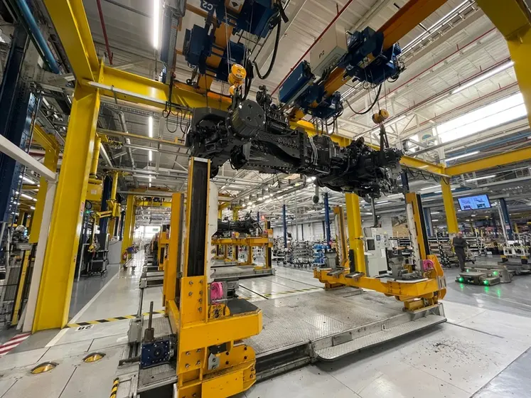 <em class="placeholder"> usine de tracteurs Claas Le Mans</em>