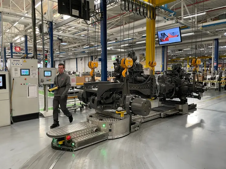 <em class="placeholder"> usine de tracteurs Claas Le Mans</em>