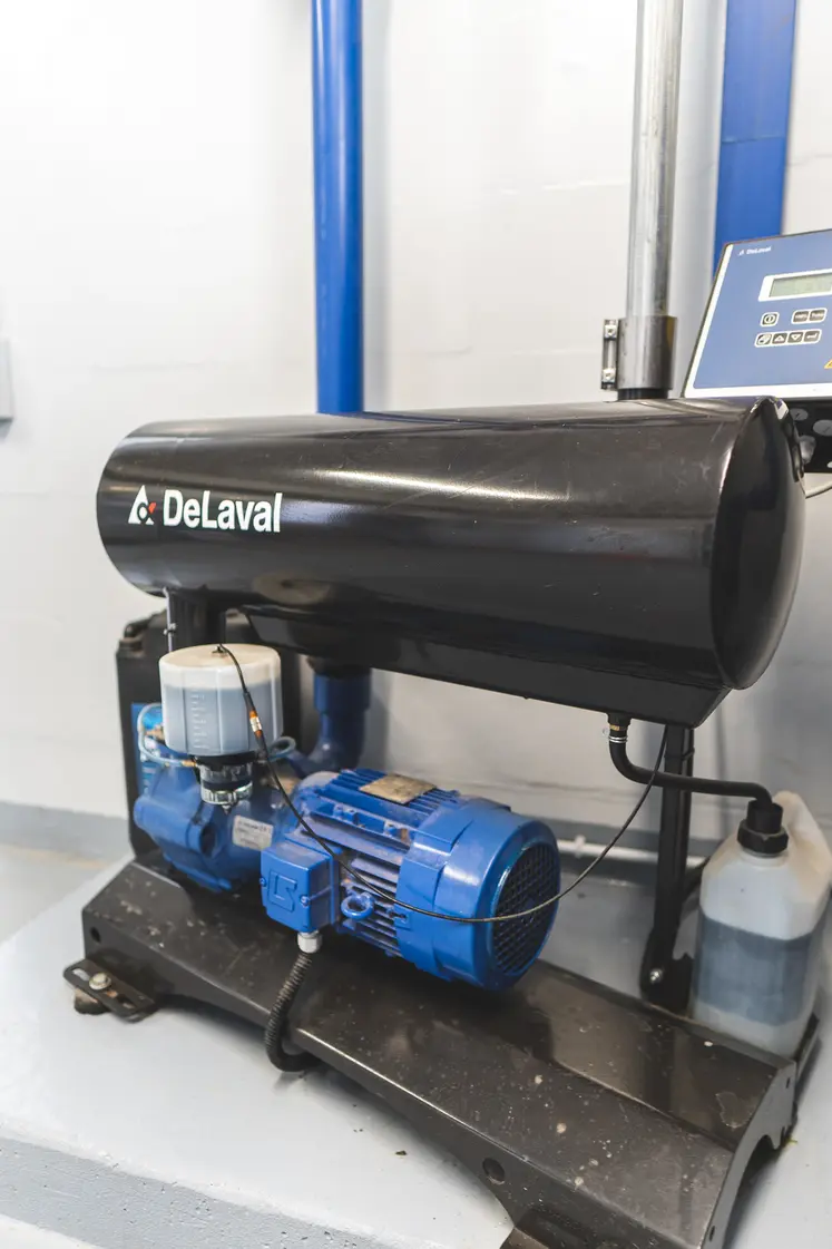 Pompe à vide des robots de traite DeLaval