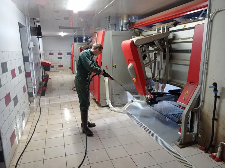 Lavage de robots de traite Lely Astronaut A5