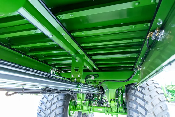 <em class="placeholder">Epandeur de fumier Bergmann XPert</em>