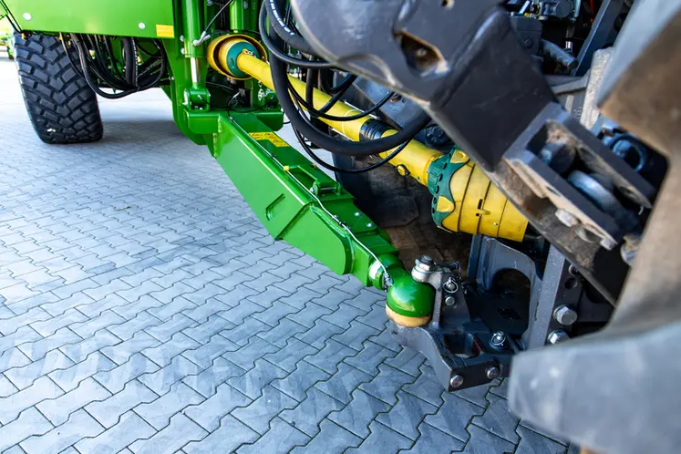 <em class="placeholder">Epandeur de fumier Bergmann XPert</em>