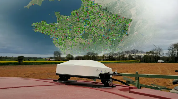 <em class="placeholder">Carte des bases RTK du réseau gratuit Centipede-RTK et antenne GNSS sur un tracteur Case IH</em>