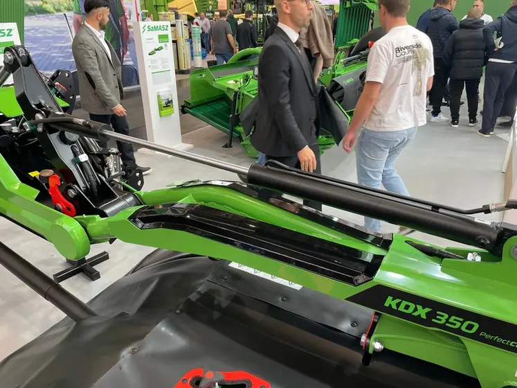 <em class="placeholder">Faucheuse Samasz KDX 350 au salon Agritechnica 2025</em>