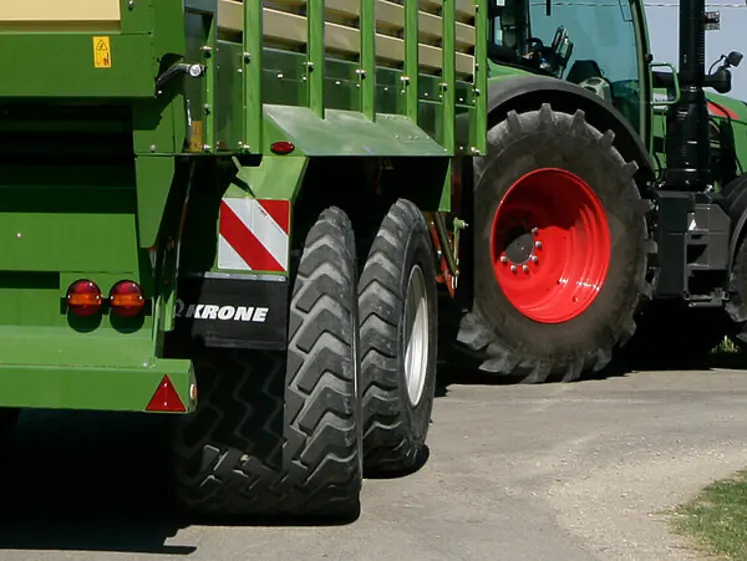 <em class="placeholder">Remorque de transport Krone TX</em>