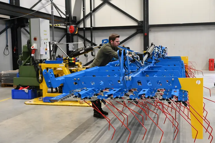 <em class="placeholder">Assemblage d'une here étrille Lemken.</em>