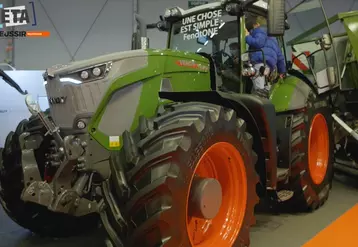Les tracteurs Fendt 900 Vario et 1000 Vario bénéficient en option d'un système de nettoyage automatique du filtre à air. 