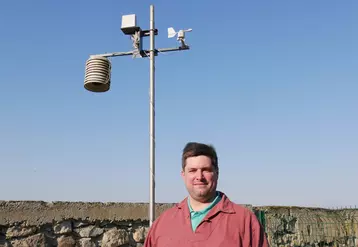 Olivier Garnier a suivi des tutos sur le web pour rendre sa station météo La Crosse Technology connectée.